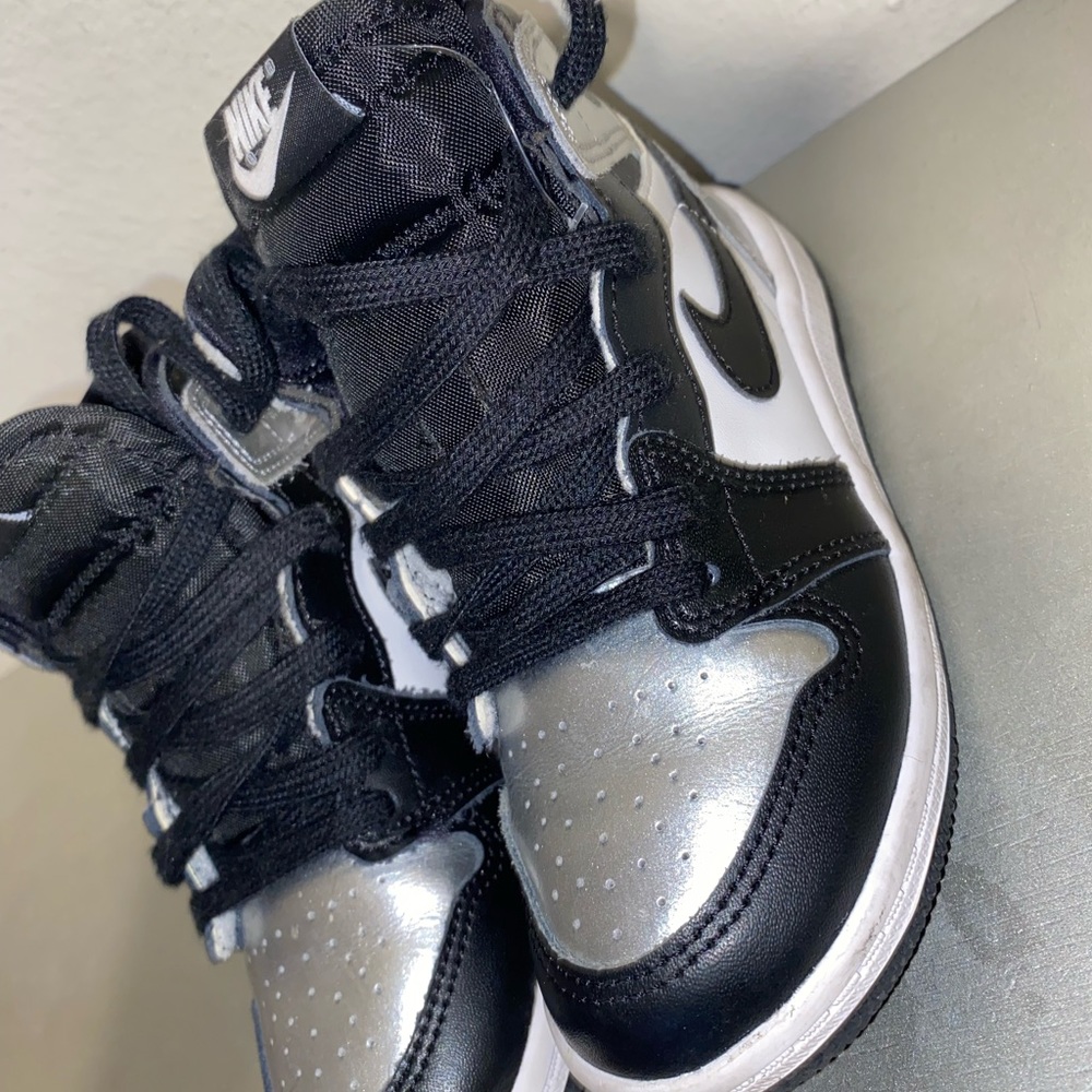 Size 9 toodler Black/Metallic sliver high Jordan 1